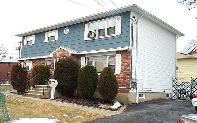 1 A Hazel Ave, Farmingdale, NY 11735