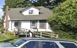 1 Brewster St, Bay Shore, NY 11706