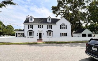1 Calvin Ave, Syosset, NY 11791
