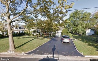 1 Carleton Ave #1A, Amityville, NY 11701