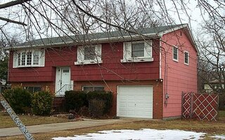 1 Carman Pl, Massapequa, NY 11758
