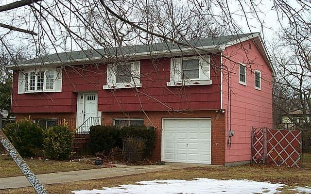 1 Carman Pl, Massapequa, NY 11758 (Yard)