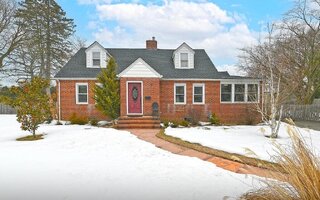 1 Central St, Greenlawn, NY 11740