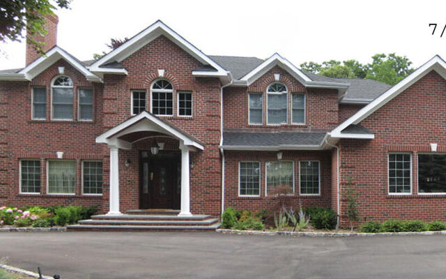 1 Fruitledge Rd, Glen Head, NY 11545