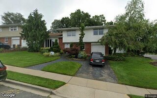 1 Gilbert Ln, Plainview, NY 11803