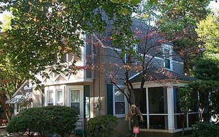 1 Greenlawn Ct, Hempstead, NY 11550