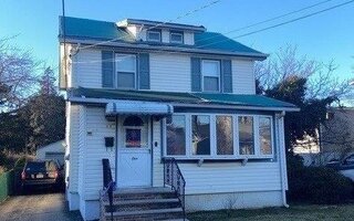 1 Lewis Pl, Lynbrook, NY 11563