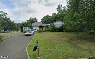 1 Martin Ct, Coram, NY 11727