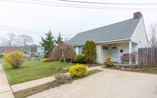 1 Mckinley St, Copiague, NY 11726