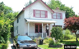 1 Vine St, Glenwood Landing, NY 11547