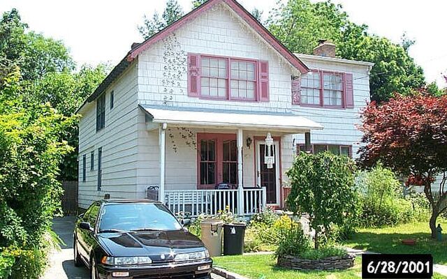 1 Vine St, Glenwood Landing, NY 11547