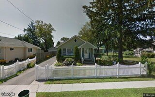 10 4th St, Farmingdale, NY 11735