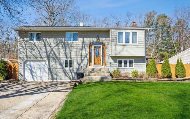 10 Cinque Ln, Bayport, NY 11705 (Yard)