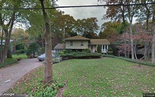 10 Dellwood Dr, Huntington, NY 11743