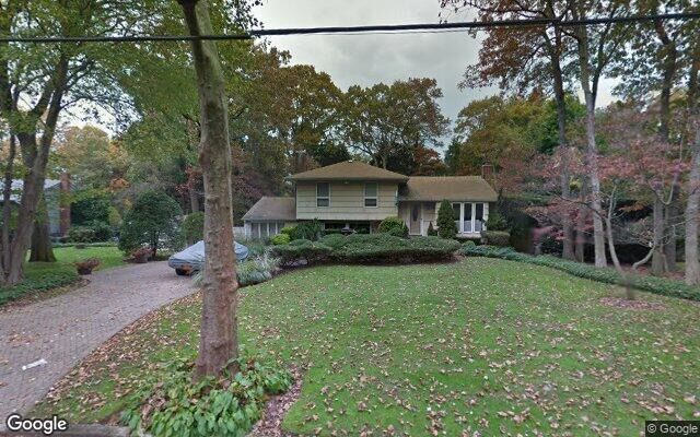 10 Dellwood Dr, Huntington, NY 11743