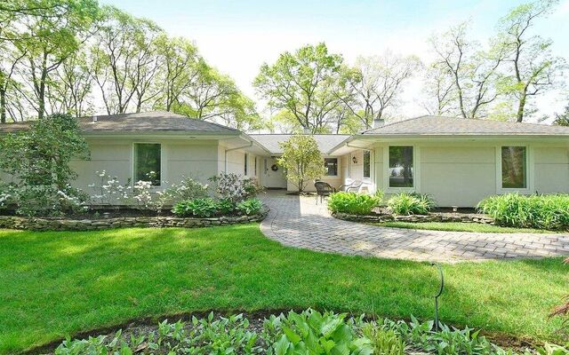 10 Haddon Hall, Melville, NY 11747