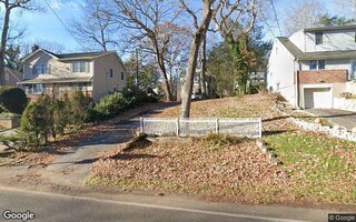 10 Harby Dr, Huntington, NY 11743