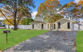 10 Helene Dr, Shirley, NY 11967