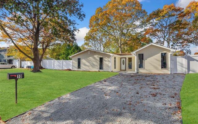 10 Helene Dr, Shirley, NY 11967 (Yard)