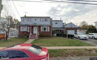 10 June St, Lindenhurst, NY 11757