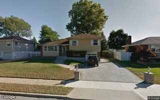 10 Lincoln St, Farmingdale, NY 11735