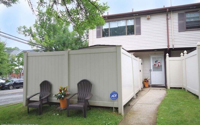 10 Pratt Ct #10A, Staten Island, NY 10312