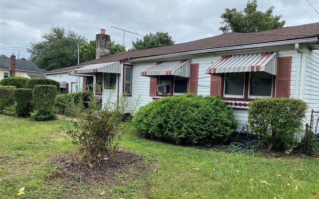 10 S 30th St, Wyandanch, NY 11798 (Yard)