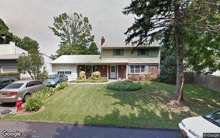 10 Sheridan St, Huntington, NY 11743