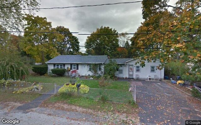 10 Tulip St, Huntington, NY 11743