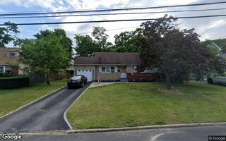10 Vincent Pl, Oakdale, NY 11769