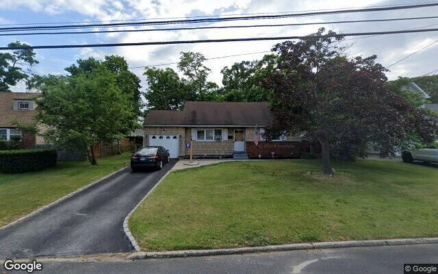10 Vincent Pl, Oakdale, NY 11769