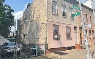 100-01 Atlantic Ave, Richmond Hill, NY 11418