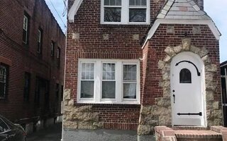 100-12 202nd St, Hollis, NY 11423