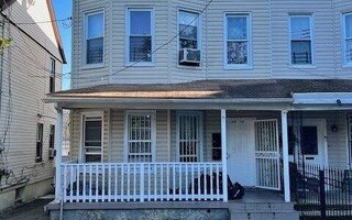 100-14 93rd Ave, Richmond Hill, NY 11418