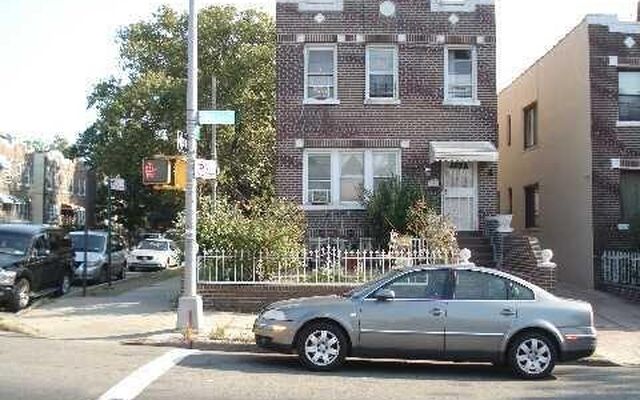 100-22 31st Ave, East Elmhurst, NY 11369