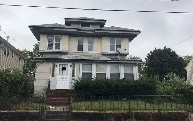 100-35 200th St, Hollis, NY 11423 (House View)