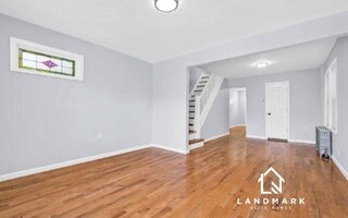 100-42 202nd St, Hollis, NY 11423