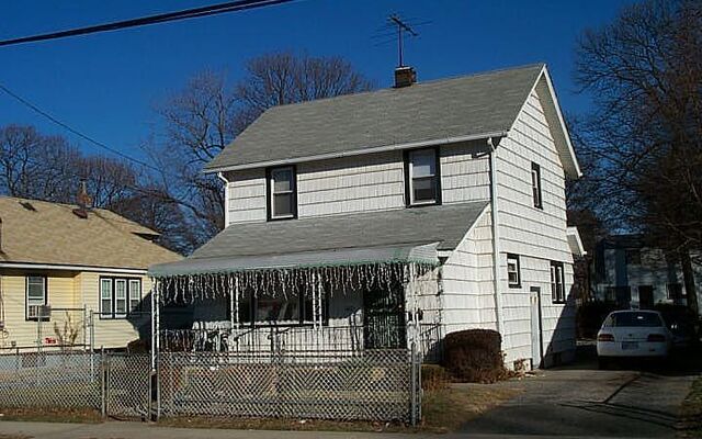 100 Ellison Ave, Roosevelt, NY 11575