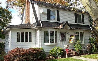 100 Geranium Ave, Floral Park, NY 11001