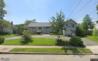 100 Kings Walk, Massapequa Park, NY 11762