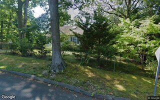 100 Maple Ln, Medford, NY 11763
