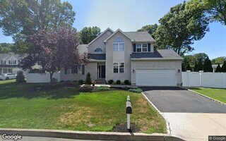 100 Michaels Way, Holbrook, NY 11741