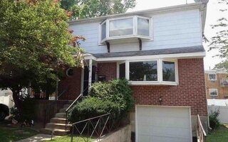 100 Peterson Pl, Lynbrook, NY 11563
