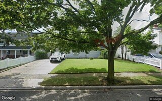 100 Squirrel Ln, Levittown, NY 11756