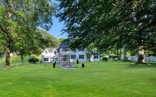 100 Wolver Hollow Rd, Oyster Bay, NY 11771