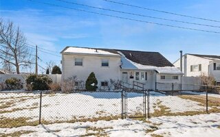 1004 N Ontario Ave, Lindenhurst, NY 11757