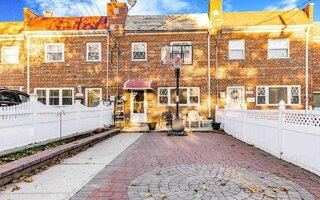 1006 Throgs Neck Expy, Bronx, NY 10465