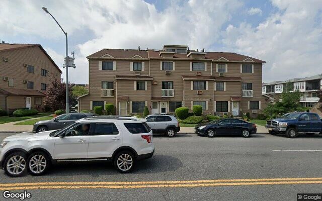101 Gardenia Ln #184, Staten Island, NY 10314
