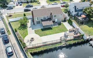 101 Jetmore Pl, Massapequa, NY 11758
