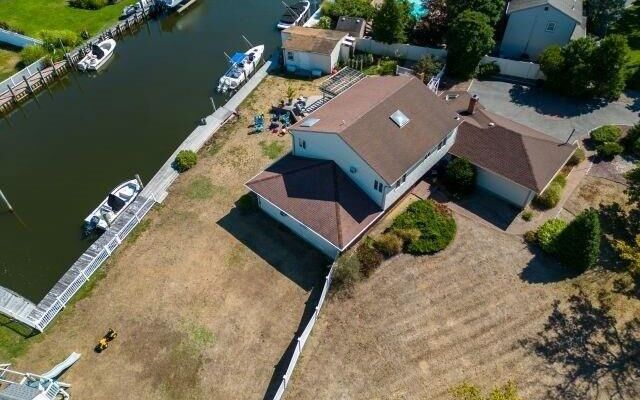101 Lucinda Dr, Babylon, NY 11702 (House View)